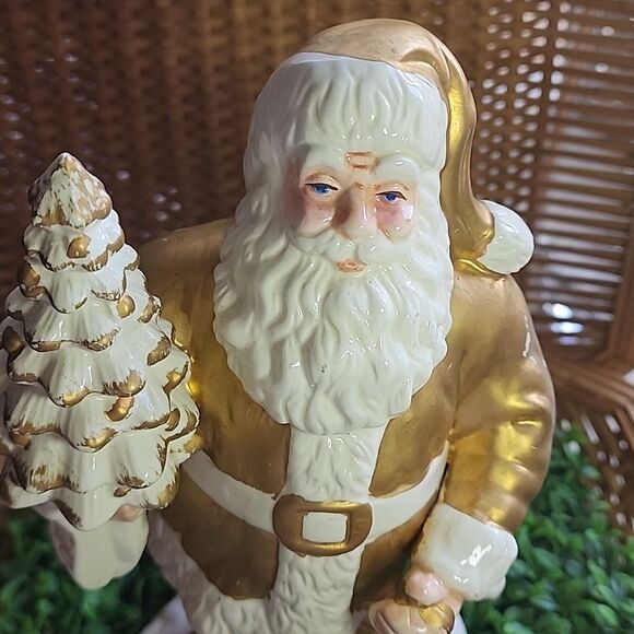 Vintage Matte Gold Tone Santa With Tree & Bell - Picture 3 of 12